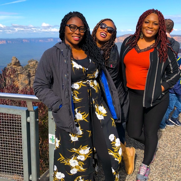 ✨Host Pick✨ Lace V-neck Stylish Yet Casual Top - Picture 3 of 15